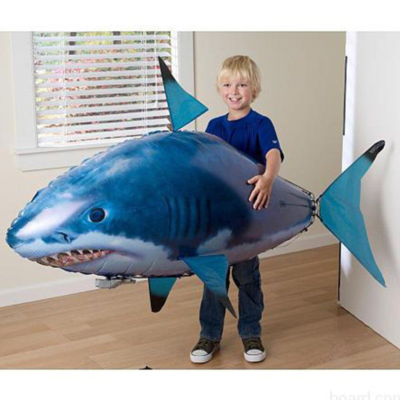SharkSwoop™ - Fliegender ferngesteuerter Hai
